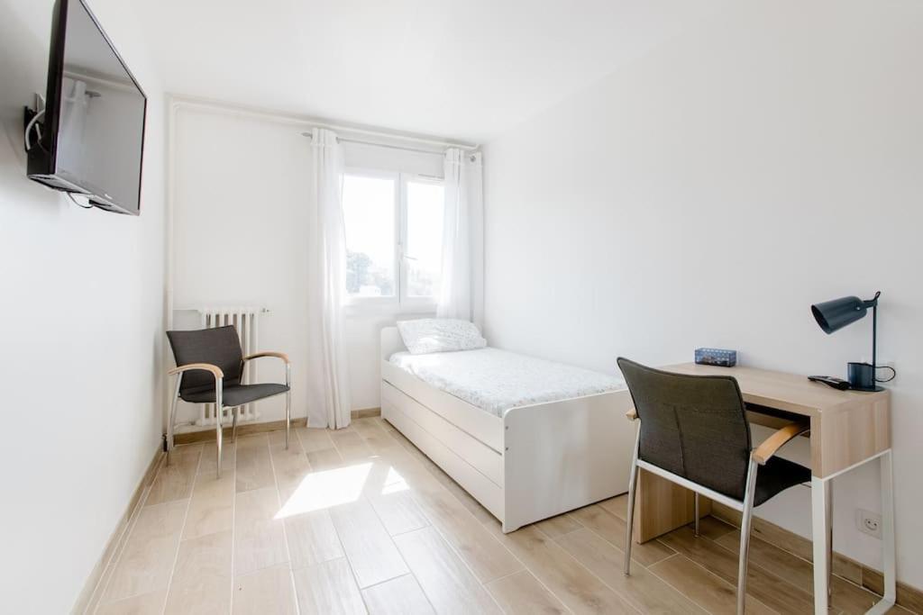Private In Renovated - Tram 1 Min Walk Privatunterkunft